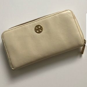 Tory Burch wallet